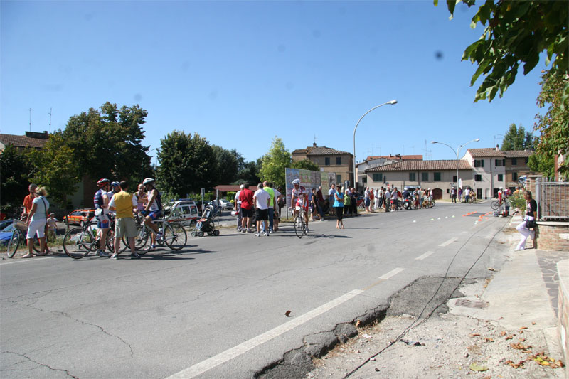 gal/2009/06 - GF della Valdarbia/arrivo_medio/IMG_7890-01.jpg